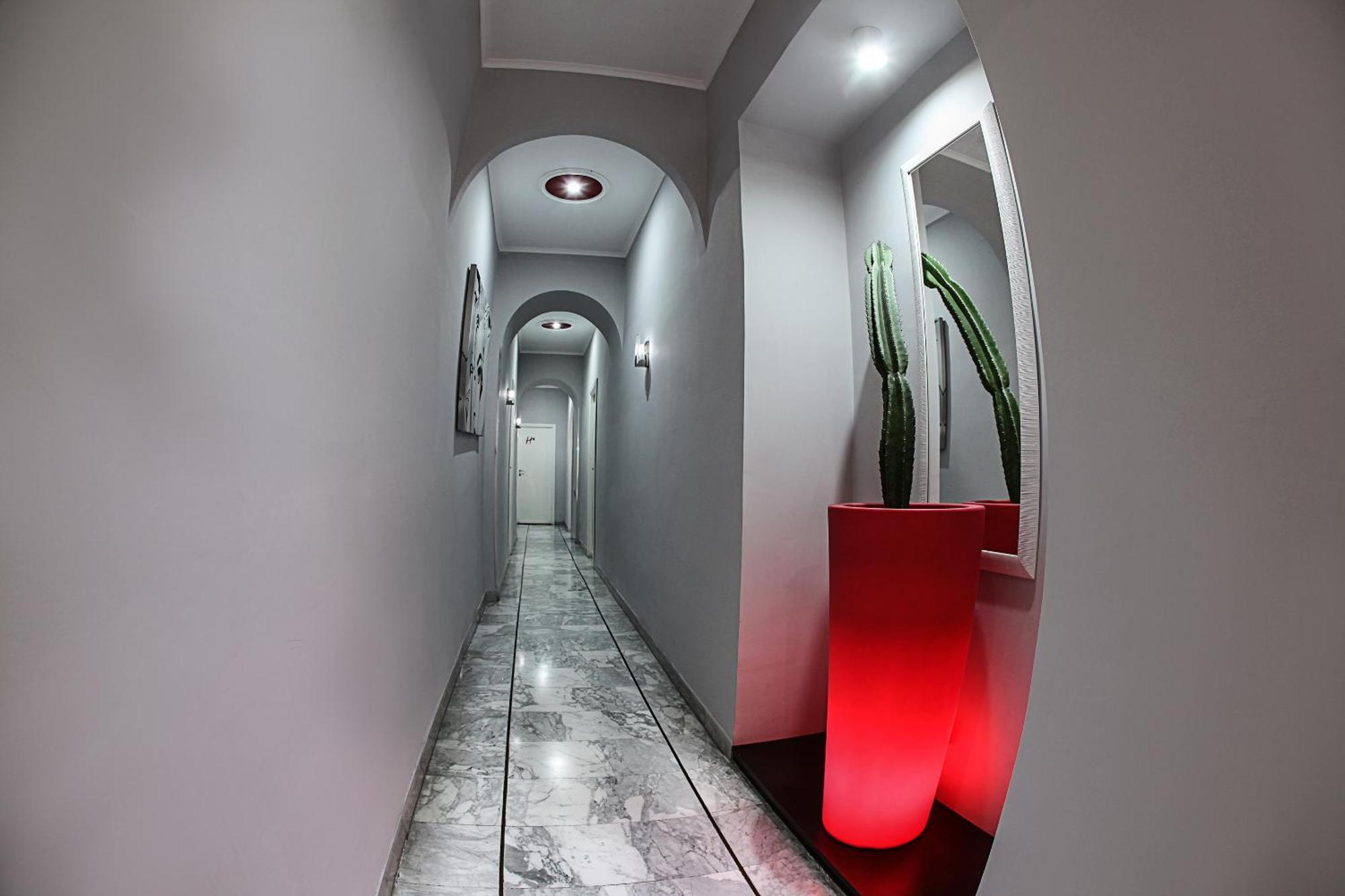 H Rooms Boutique Hotel Naples Exterior photo